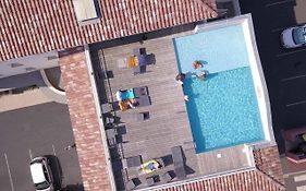 Hotel Grand Cap Rooftop Pool